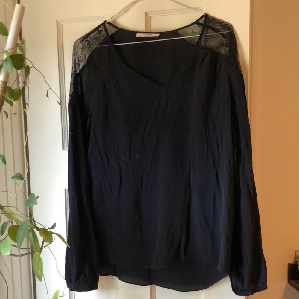 Silk long sleeved blouse and black lace Zapa Paris